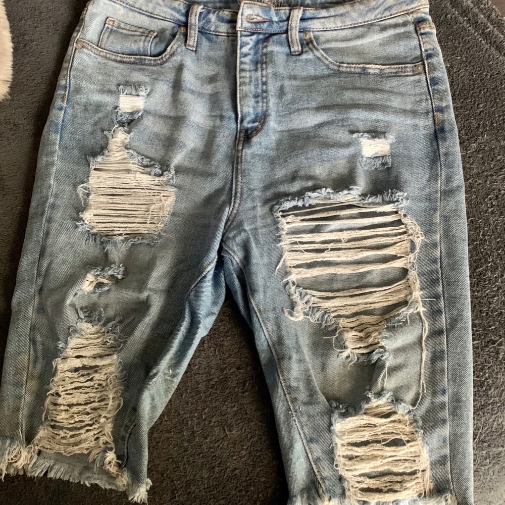 Shorts - Picture 2 of 4
